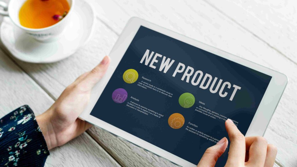 Brand owner meriset strategi ekspansi lini produk maklon lewat tablet. Perencanaan pengembangan lini produk kosmetik maklon dimulai dari riset mendalam. Strategi ekspansi lini kosmetik lokal mencakup riset, analisis, dan ide produk.